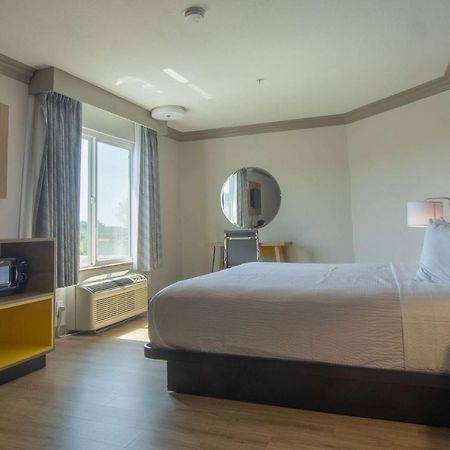 Days Inn By Wyndham Carlsbad Exteriör bild