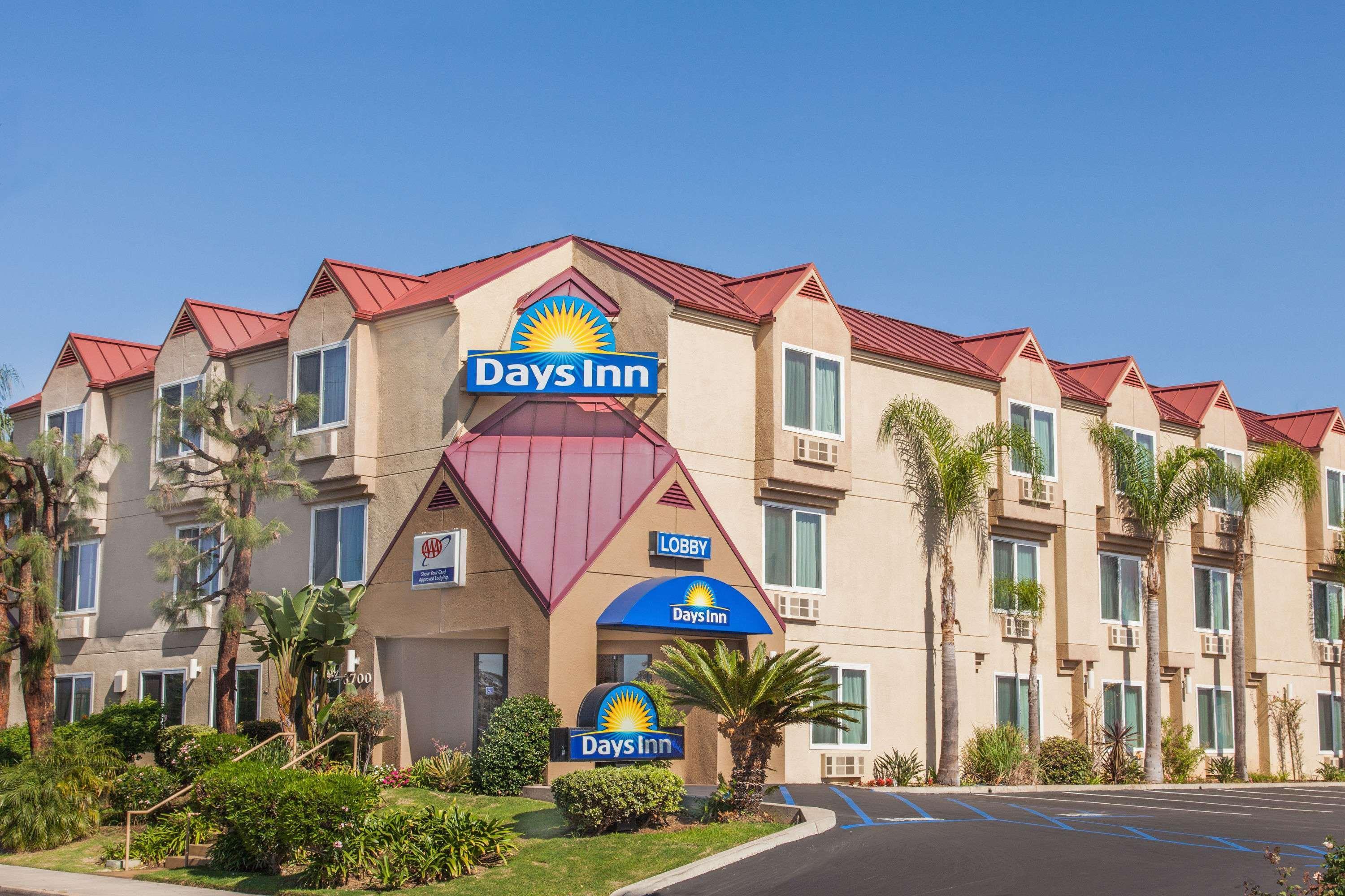 Days Inn By Wyndham Carlsbad Exteriör bild